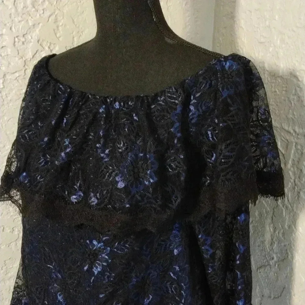 White house black market blue lace off the shoulder bell Sleeve top blouse - Picture 9 of 9